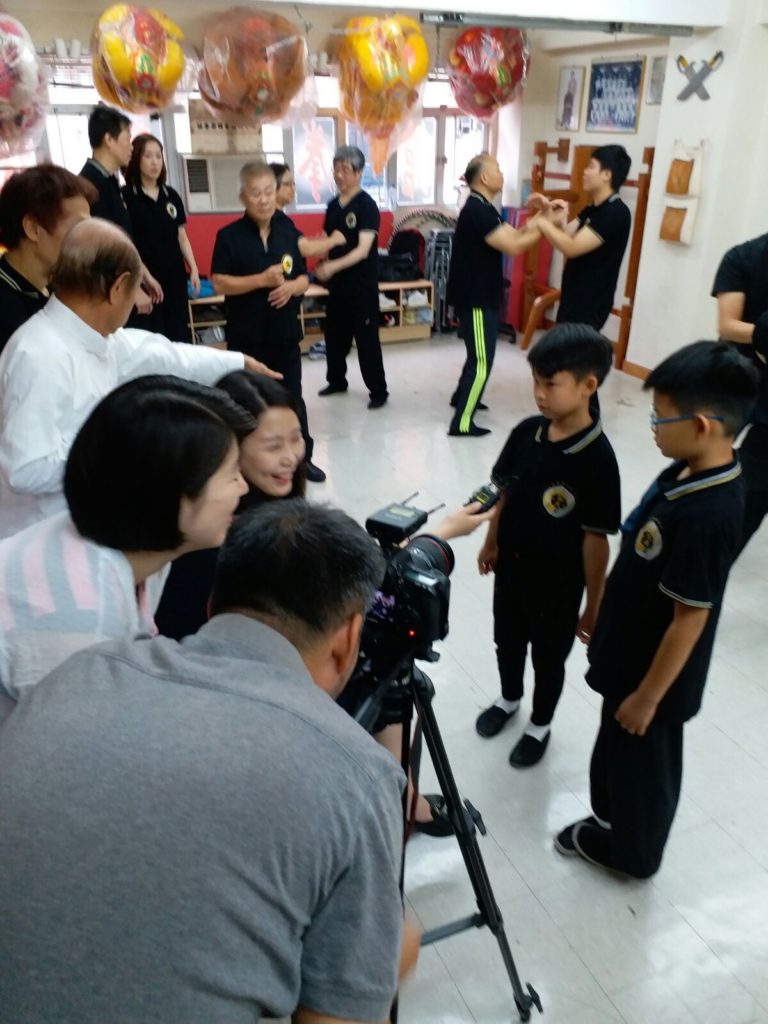 天津電視台訪問梁錦棠師父，拍攝兒童詠春班